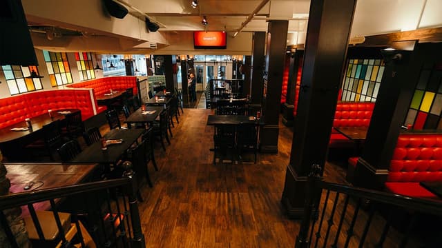 The Auction House dining room on Argyle Street