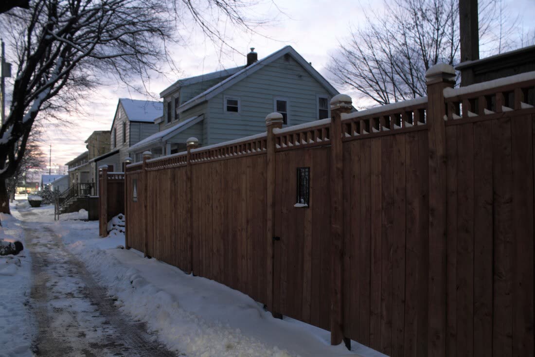 The Kane Street fence Skapa built in 2018, still standing